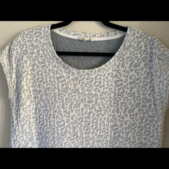 Jane and Delaney medium white/ gray texture top - Picture 6 of 7